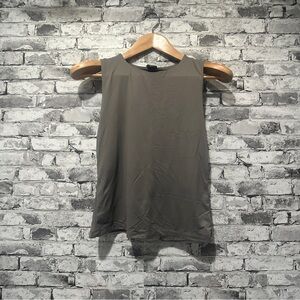 EUC Tahari Grey Sleeveless Muscle Tee Size Small